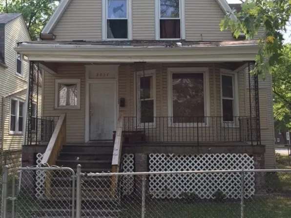 2057 W 69th Pl, Chicago, IL 60636