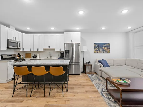 71 Beacon Avenue image 3 of 17