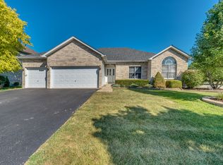 631 Carnation Dr, Oswego, IL 60543