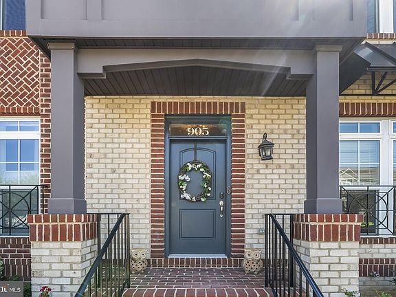 2nd image of 905 Holden Rd