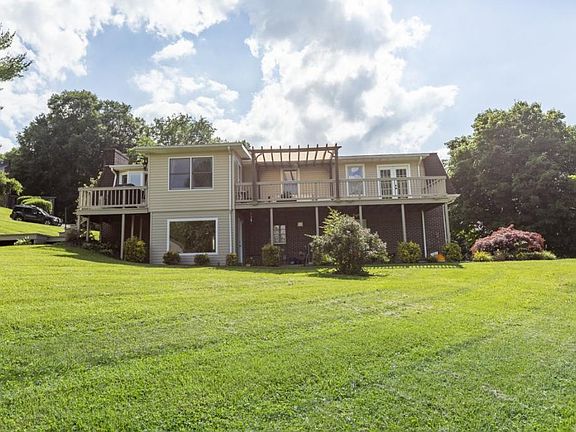 3rd image of 250 Overlake Dr