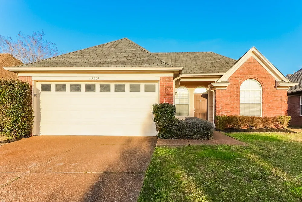 3 bed, 2.0 bath, 1312 sqft, $1,870 — Photo 1