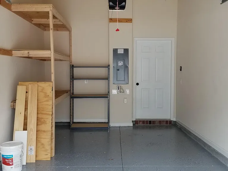 131 Burnett Ct #104 — Photo 18