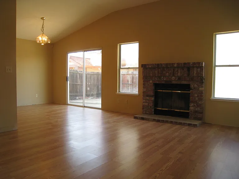 9239 Wenlock Ct — Photo 4