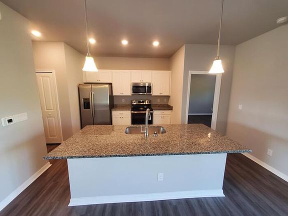 5th image of 18415 Kerrville Cir