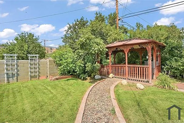 3645 Camellia Dr — Photo 11