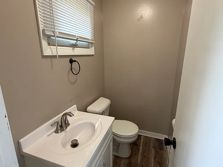 4410 S 37th St — Photo 12