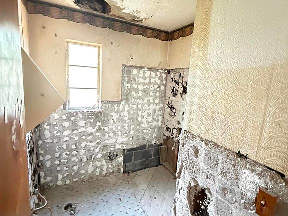 5th image of 23 Laycock Ln