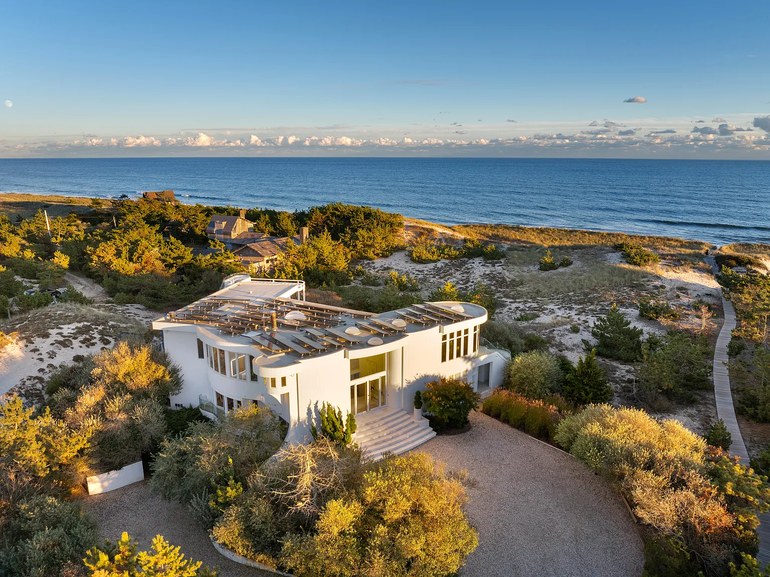 Oceanfront Mansion Masterpiece — Photo 3