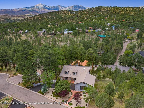 2nd image of 106 Pat Thompson Ct