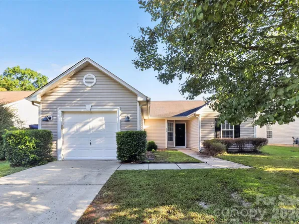 1713 Summit Ridge Ln, Kannapolis, NC 28083