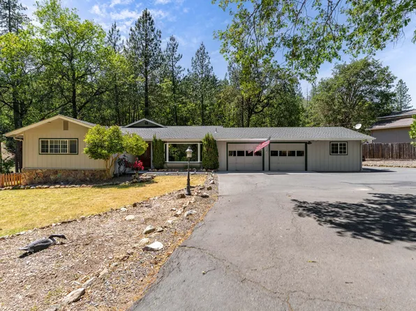 370 Horseshoe Dr, Grants Pass, OR 97526