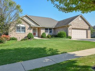 352 Travellers Run, Burlington, WI 53105