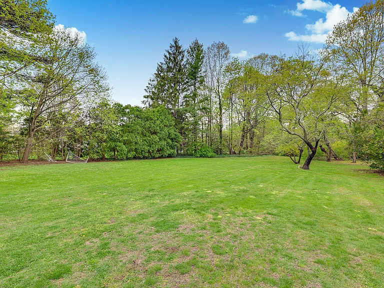 105 Everit Ave — Photo 37