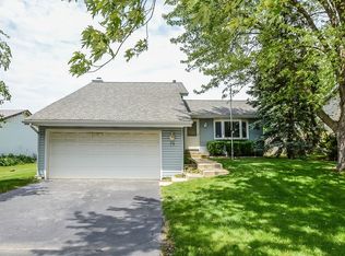 78 Abbeywood Dr, Romeoville, IL 60446