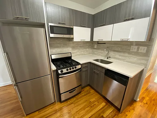 Rented by Premier Metro Realty Corp | media 33