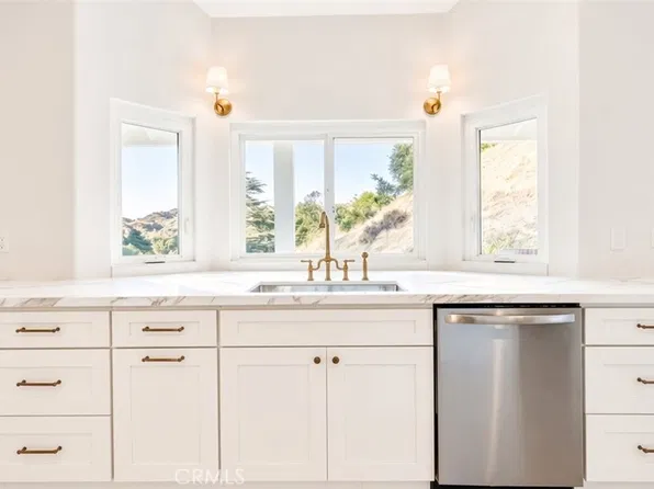 15604 Saddleback Rd, Santa Clarita, CA 91387