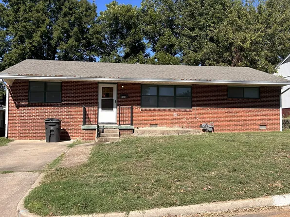 900 Yale Dr, Bartlesville, OK 74006