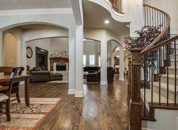 4th image of 5995 Beacon Hill Dr