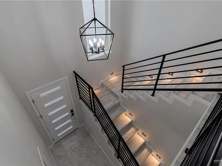 5604 N Crown Point — Photo 10