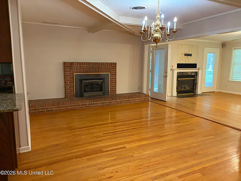870 Green Acres Dr — Photo 8