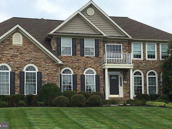 2nd image of 1234 Bear Hollow Ct