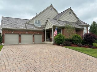 22051 W Vernon Ridge Dr, Mundelein, IL 60060