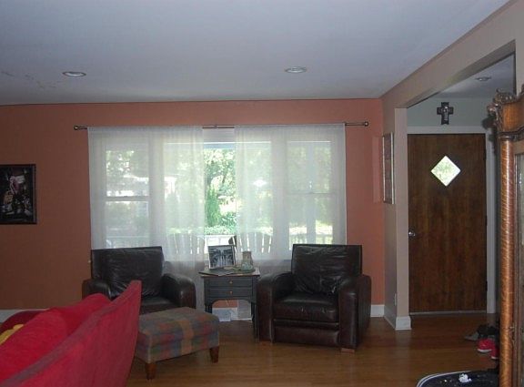 4th image of 620 W Clay St