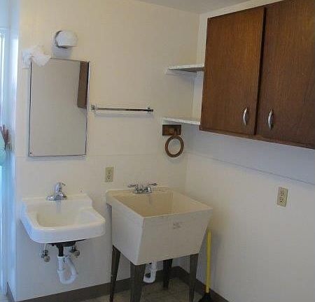 5th image of 253 N McPherson St APT 2