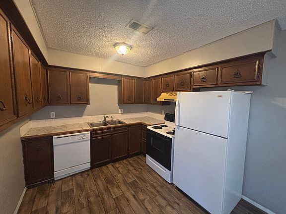 3rd image of 406 S Illinois Ave #406