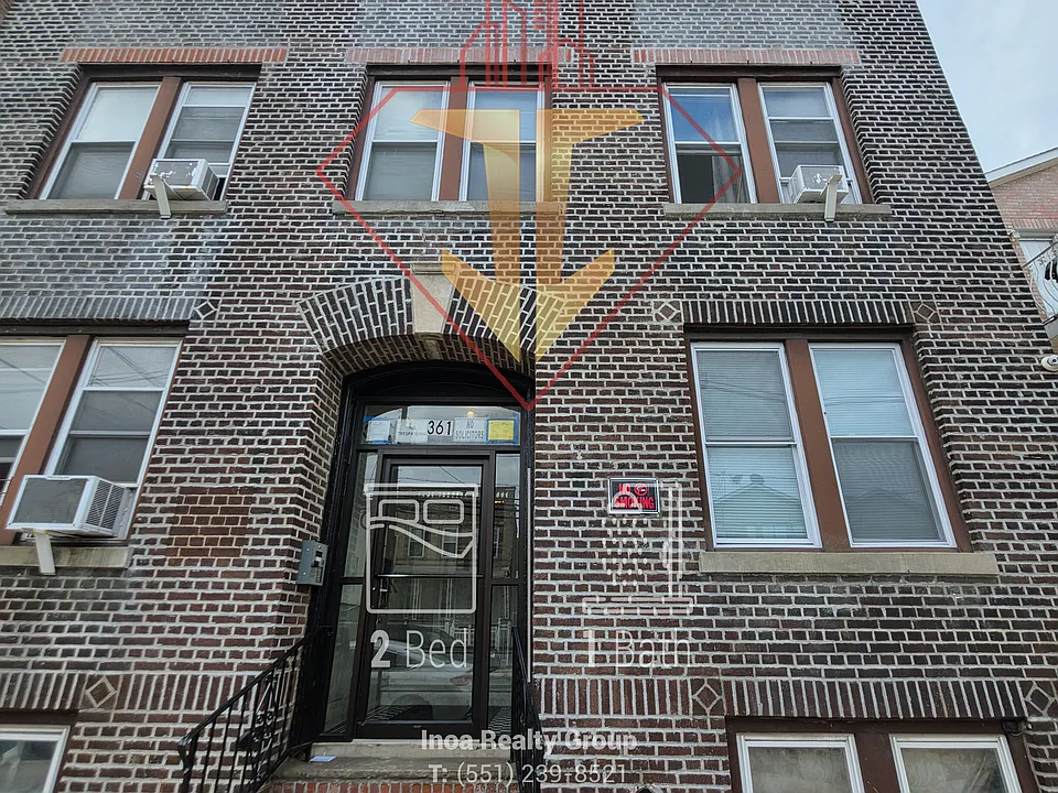 361 Danforth Ave #18
