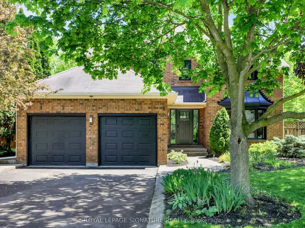 1026 Oak Meadow Rd, Oakville, ON L6M 1J7