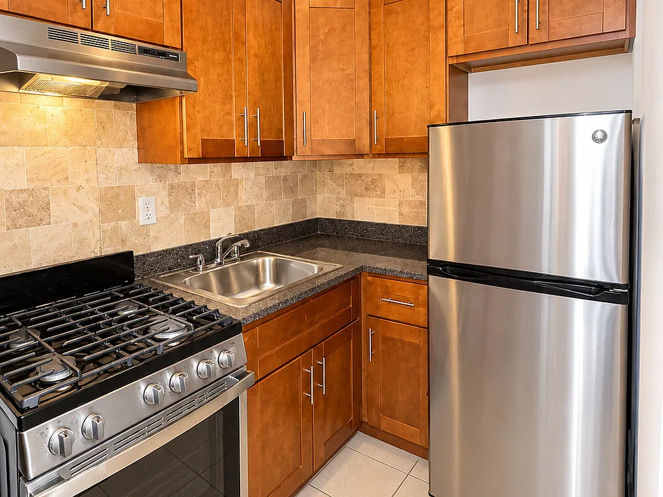 2-4 Berkeley Ave #5E