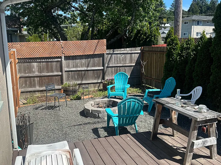 1401 Lakeway Dr #A — Photo 4