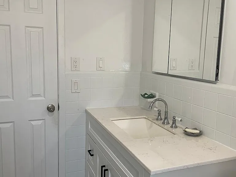 325 Tenafly Rd #4 — Photo 3