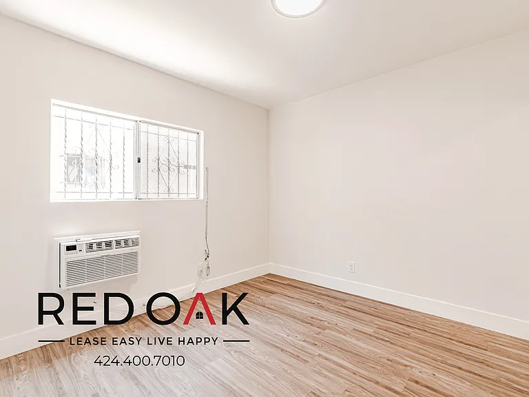 1876 W 24th St #1876 — Photo 3
