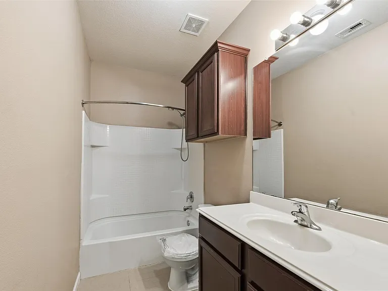 8234 Hall View Dr — Photo 23