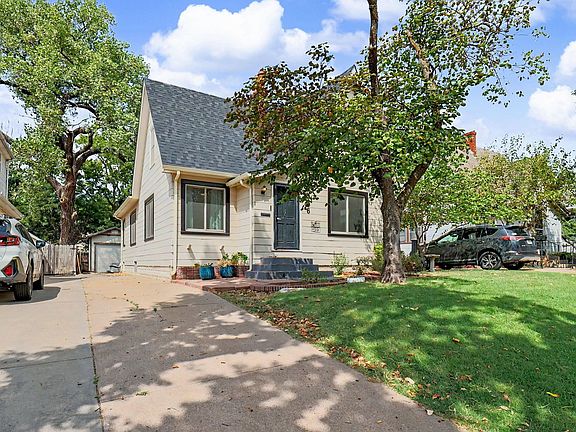 2nd image of 3706 E Edgemont Pl