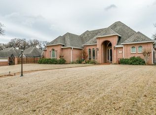 8333 Thornhill Dr, North Richland Hills, TX 76182