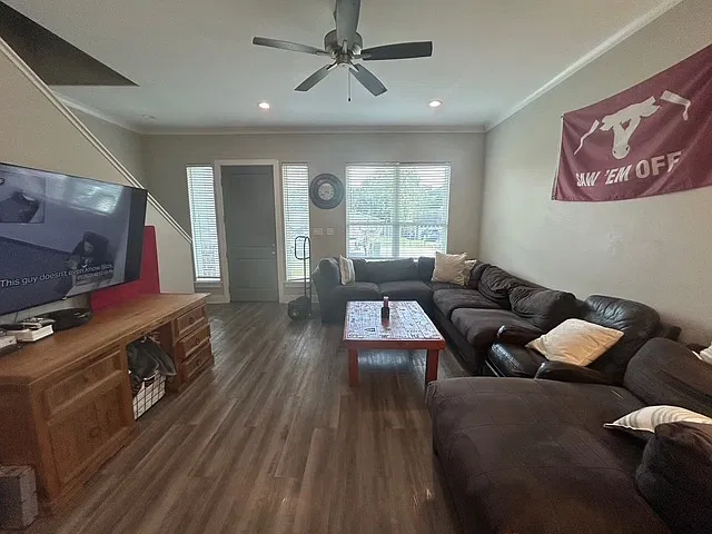 1426 Magnolia Drive - 1 — Photo 2