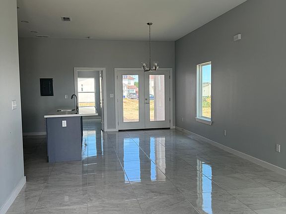 3rd image of 2308 Mango Rd