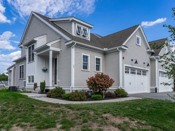 38 Weston Ln #38, Hopkinton, MA 01748