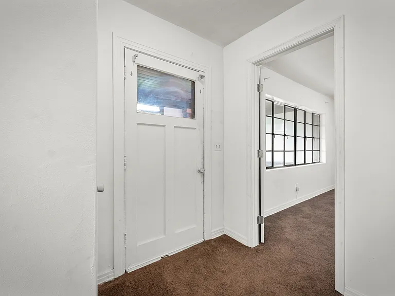 1029 W 25th St — Photo 15