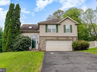 364 Larkin Dr, Red Lion, PA 17356