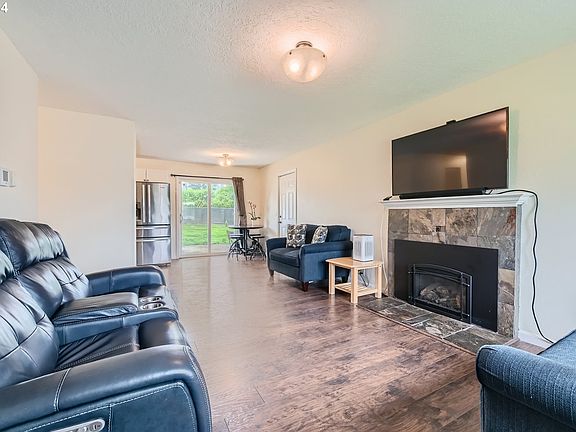 5th image of 750 Riverdale Dr