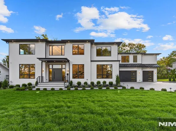 236 Woodcrest Avenue, Paramus, NJ 07652