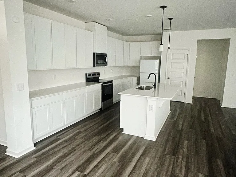 200 Chestnut Oak Ln — Photo 3