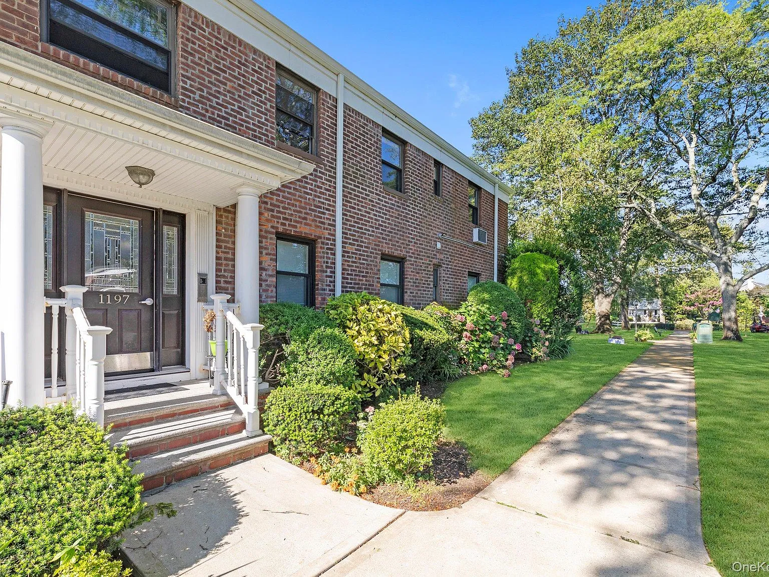 2 bed, 1.0 bath, 850 sqft, $2,600 — Photo 1