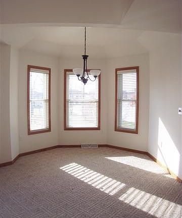 4th image of 209 Rose Park Dr