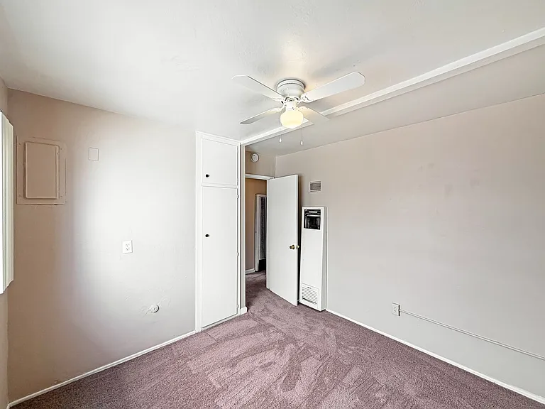 SD: Comfortable 3BD/1.5BA Apartment in Normal Heights with Reserved Parking — Photo 9